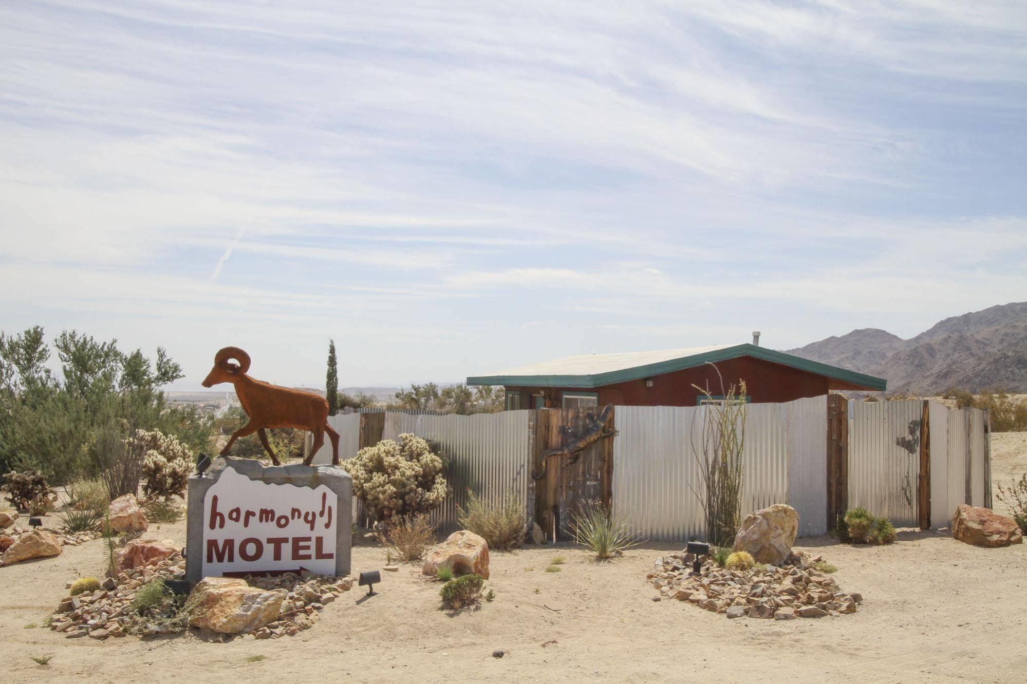 טוונטיניין פאלמס Harmony Motel מראה חיצוני תמונה