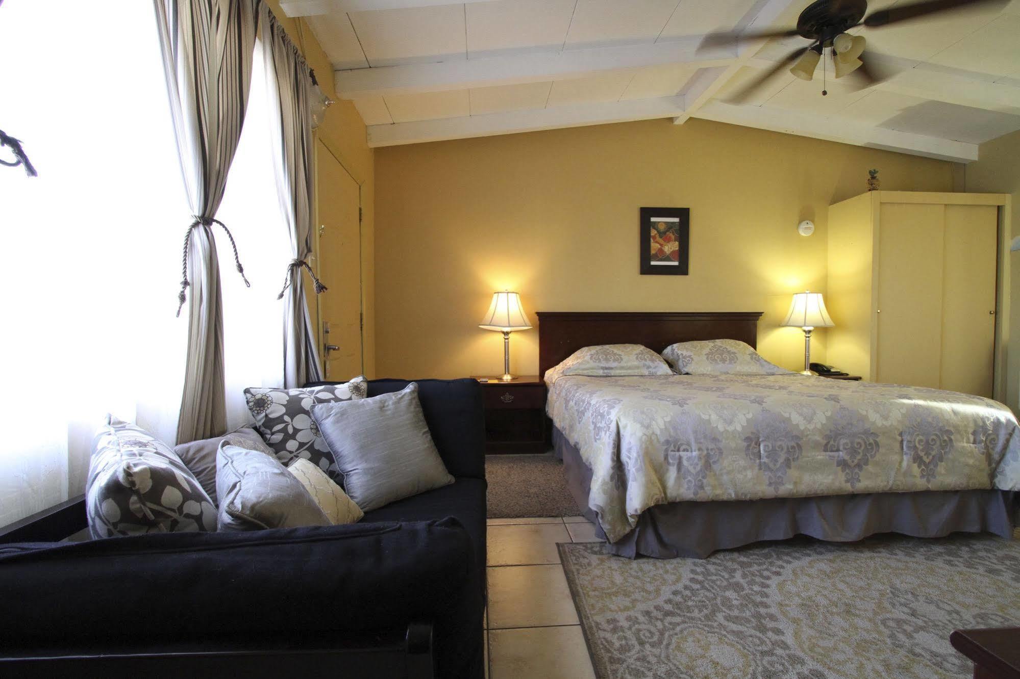 טוונטיניין פאלמס Harmony Motel מראה חיצוני תמונה