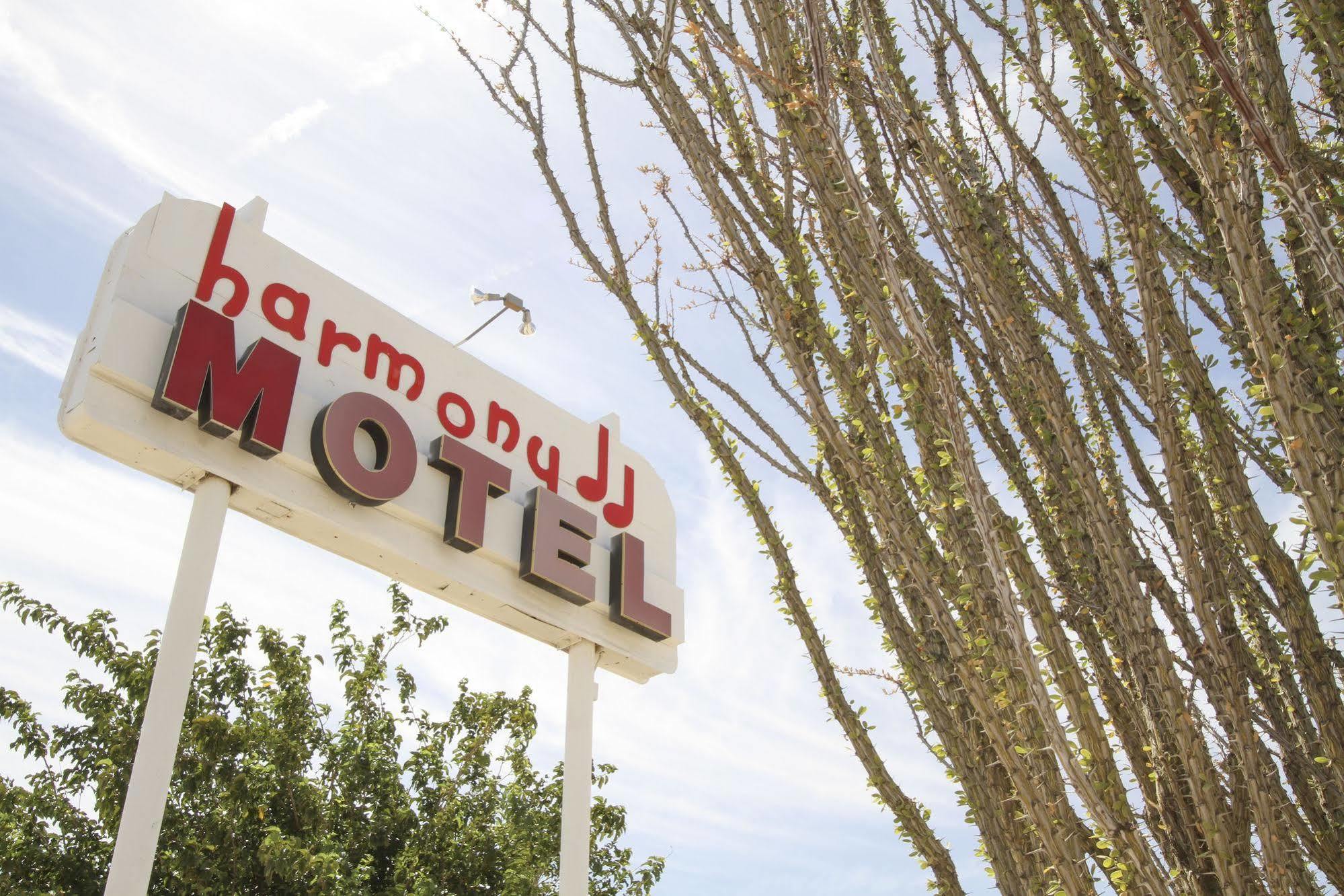 טוונטיניין פאלמס Harmony Motel מראה חיצוני תמונה