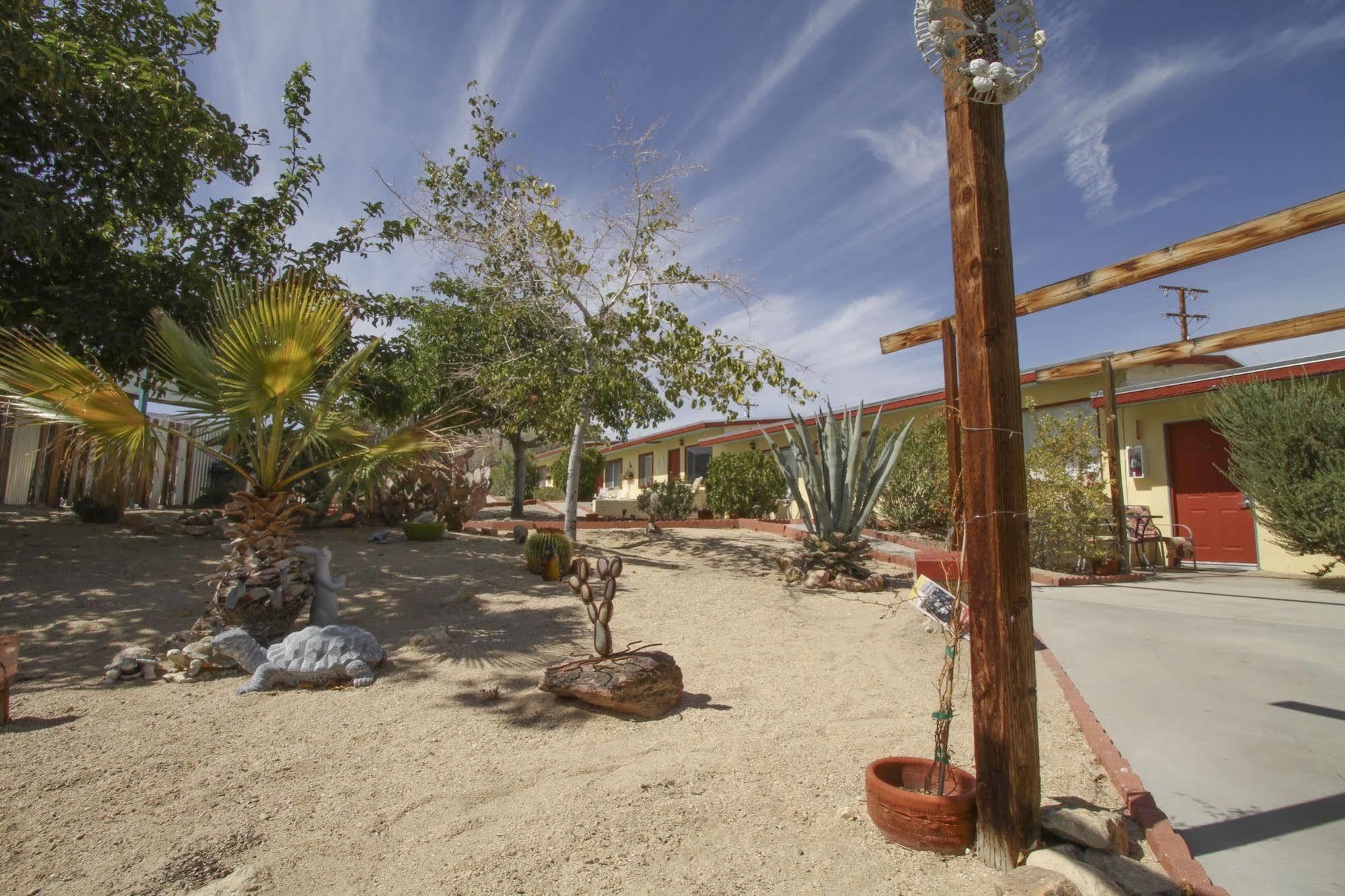 טוונטיניין פאלמס Harmony Motel מראה חיצוני תמונה