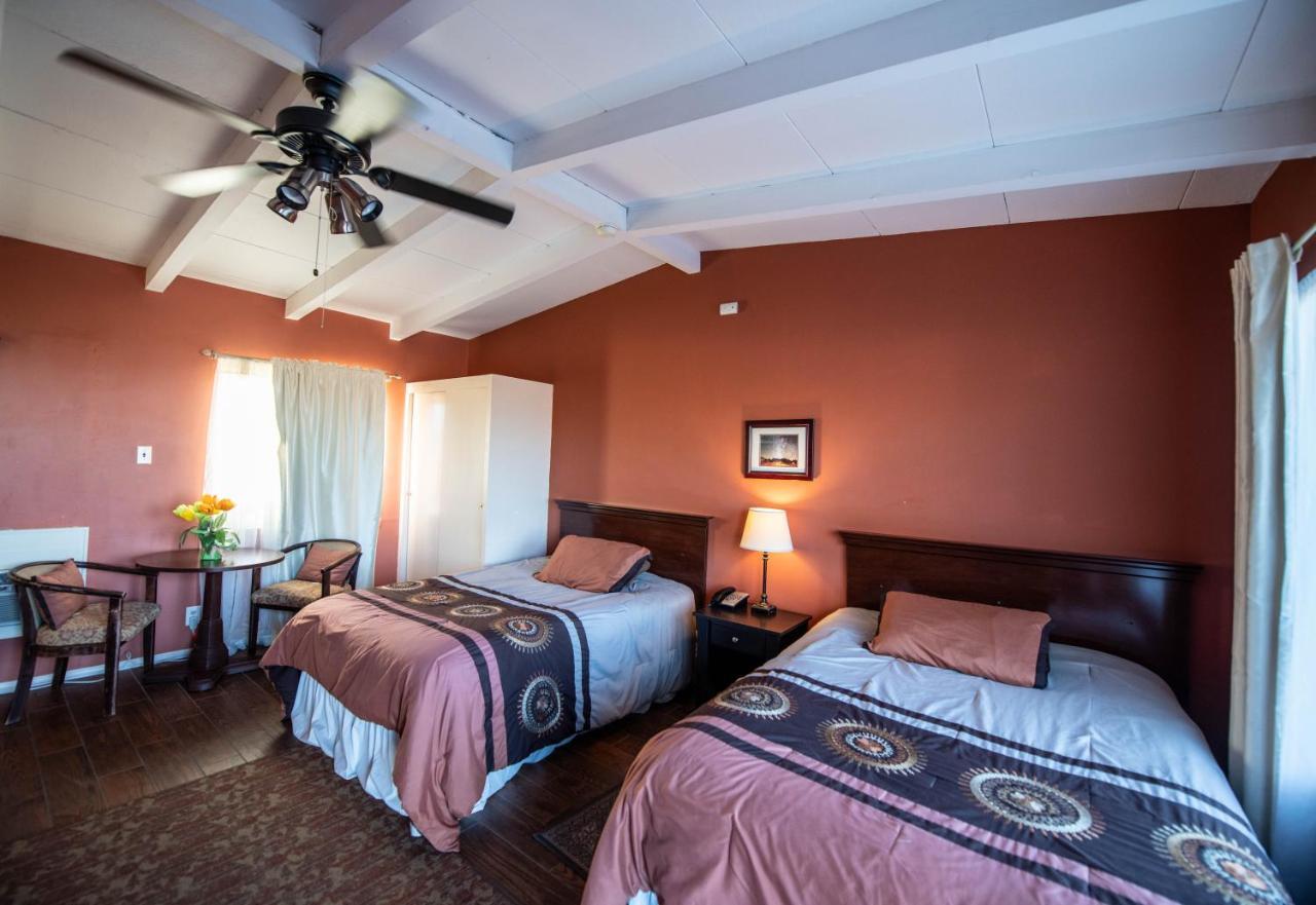 טוונטיניין פאלמס Harmony Motel מראה חיצוני תמונה